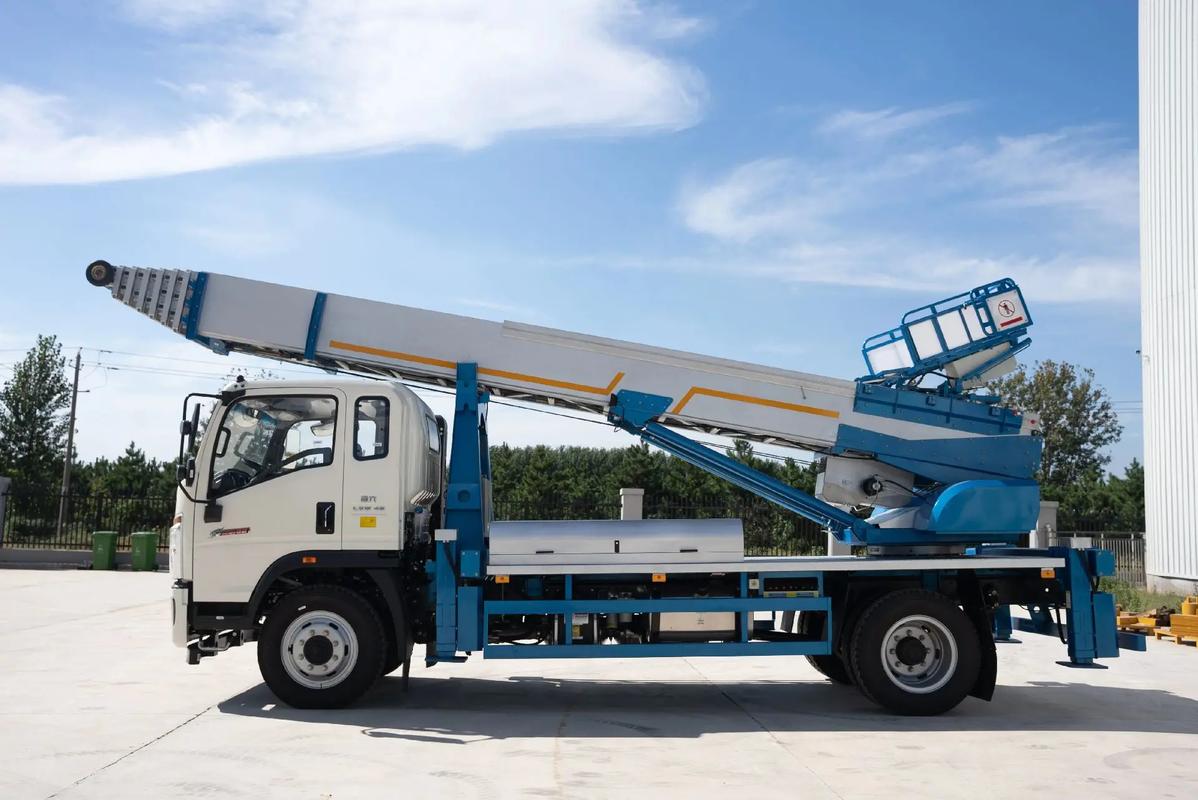 彭泽县云梯上料车租赁费用