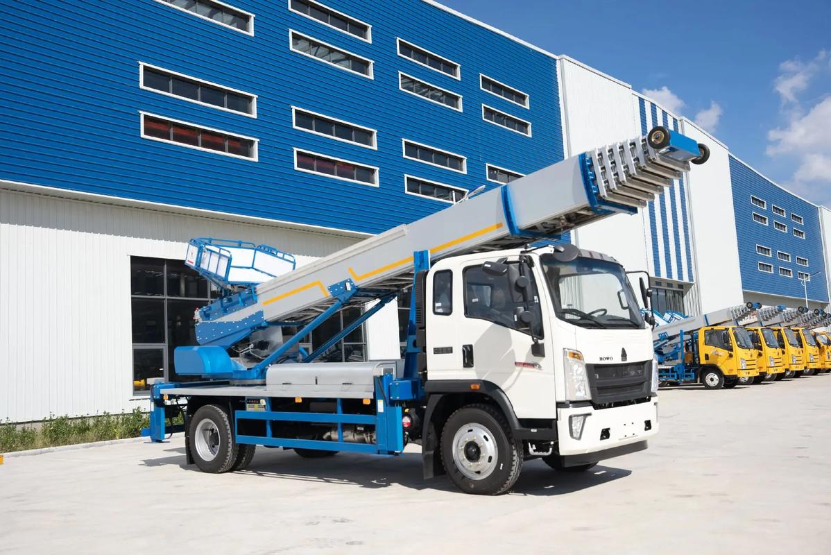 彭泽县出租云梯车高空作业车 建筑垃圾搬运